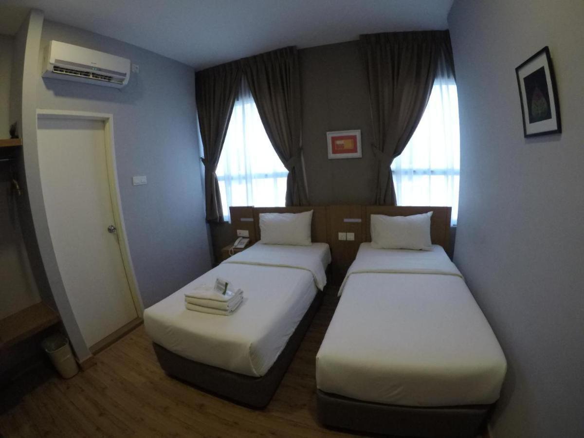 Golden Leaf Boutique Hotel Nusa Idaman Formerly Known As Ariana Hotel ジョホールバル エクステリア 写真