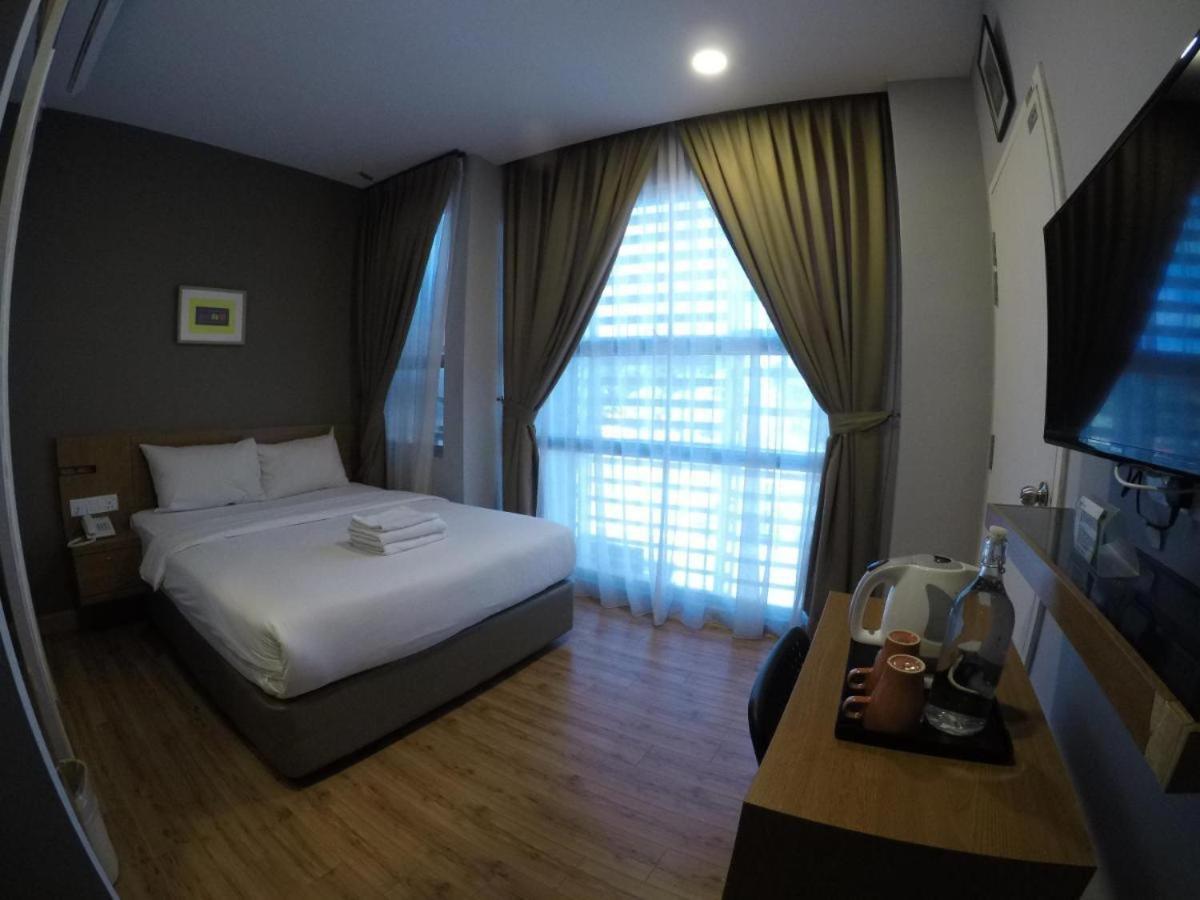 Golden Leaf Boutique Hotel Nusa Idaman Formerly Known As Ariana Hotel ジョホールバル エクステリア 写真