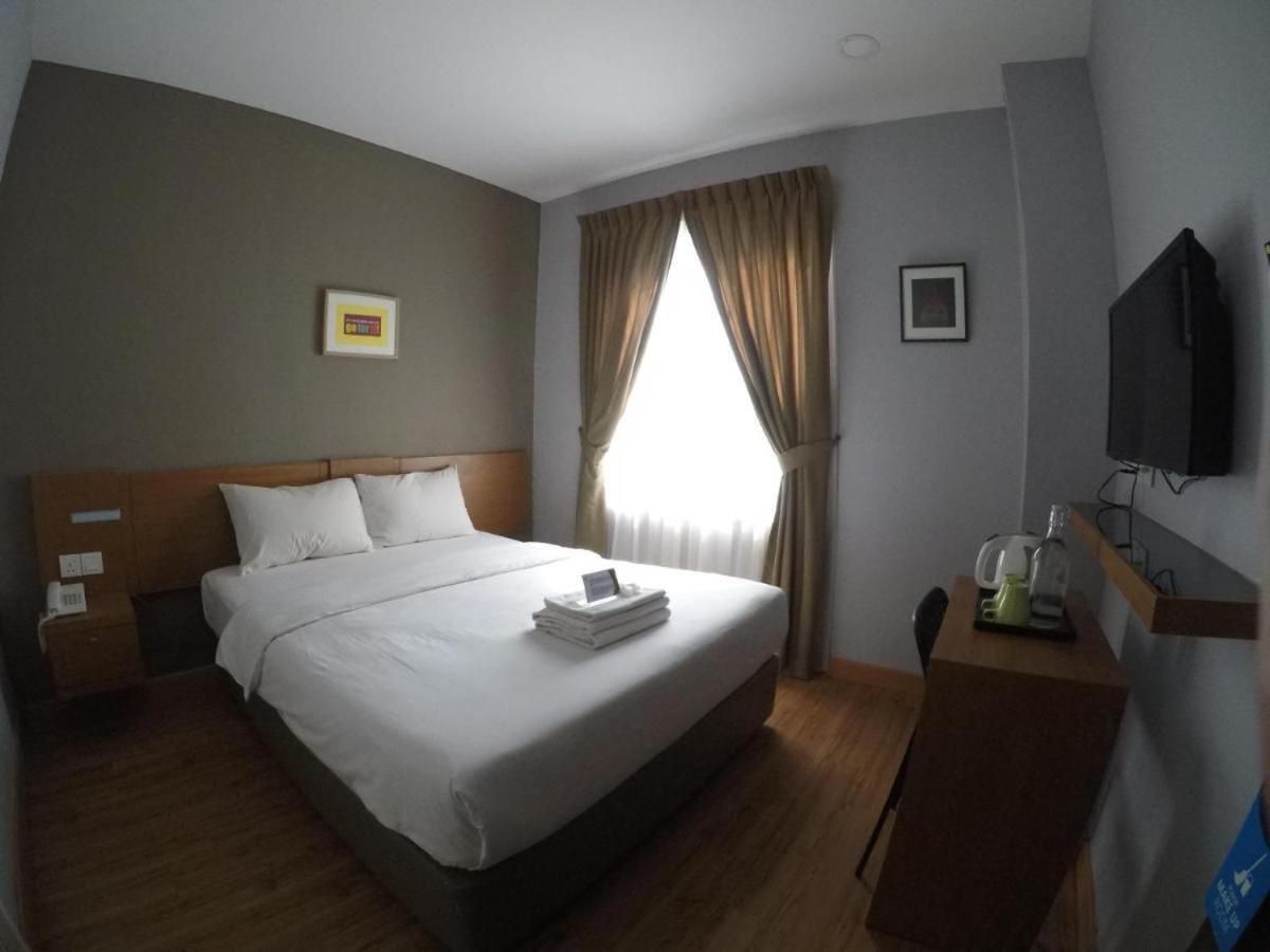 Golden Leaf Boutique Hotel Nusa Idaman Formerly Known As Ariana Hotel ジョホールバル エクステリア 写真