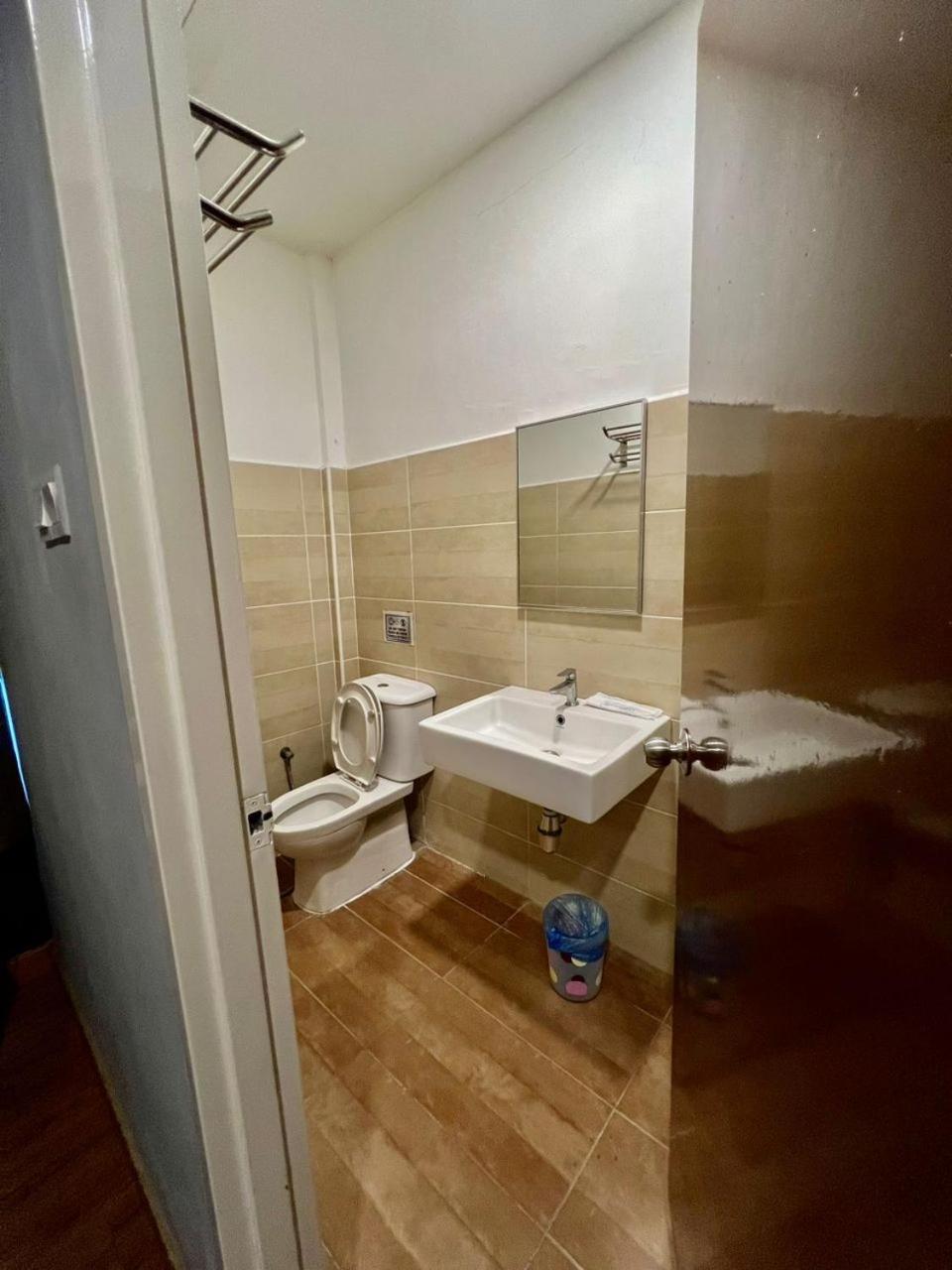 Golden Leaf Boutique Hotel Nusa Idaman Formerly Known As Ariana Hotel ジョホールバル エクステリア 写真