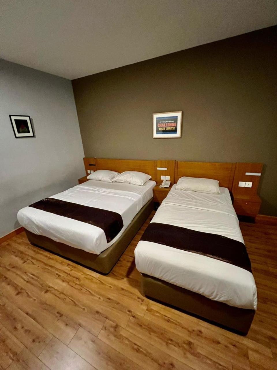 Golden Leaf Boutique Hotel Nusa Idaman Formerly Known As Ariana Hotel ジョホールバル エクステリア 写真