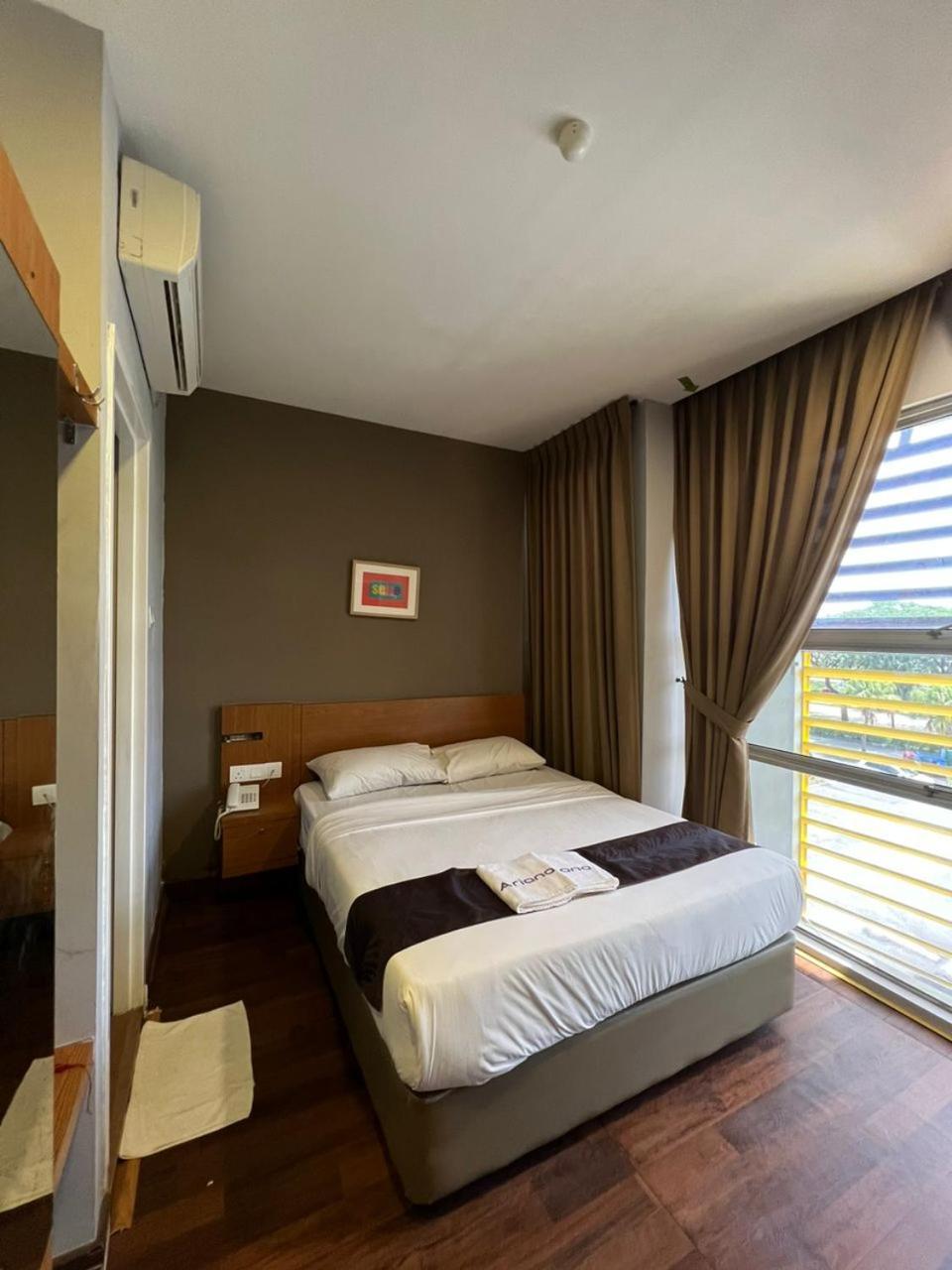 Golden Leaf Boutique Hotel Nusa Idaman Formerly Known As Ariana Hotel ジョホールバル エクステリア 写真