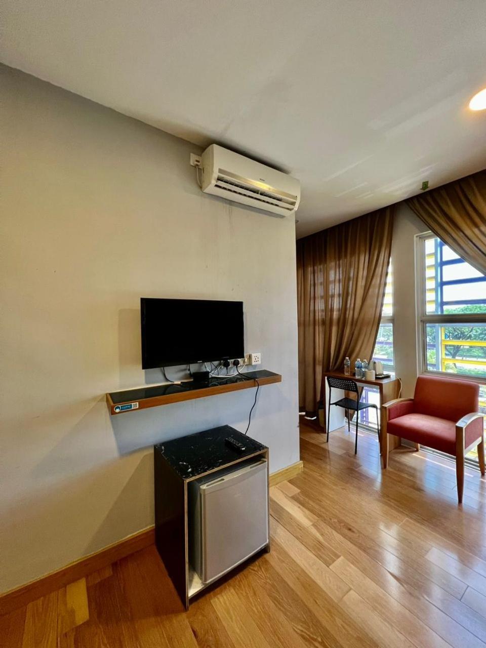 Golden Leaf Boutique Hotel Nusa Idaman Formerly Known As Ariana Hotel ジョホールバル エクステリア 写真