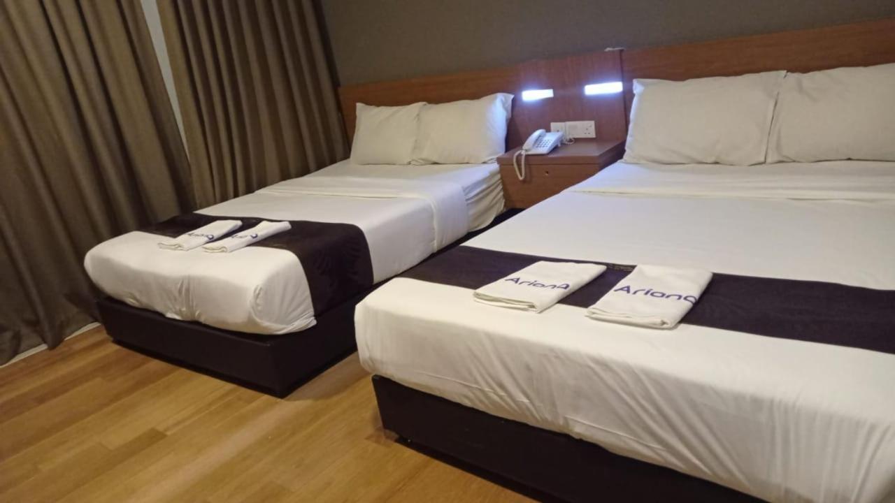 Golden Leaf Boutique Hotel Nusa Idaman Formerly Known As Ariana Hotel ジョホールバル エクステリア 写真