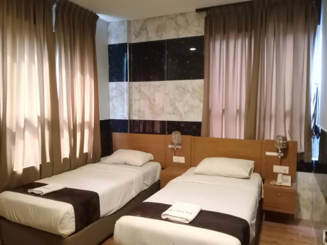 Golden Leaf Boutique Hotel Nusa Idaman Formerly Known As Ariana Hotel ジョホールバル エクステリア 写真